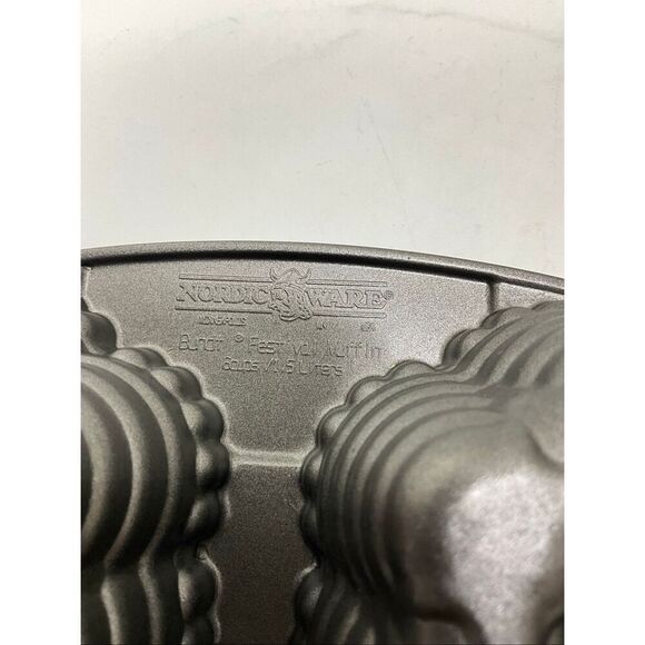 NORDIC WARE Festival Muffin Pan - Picture 4 of 4